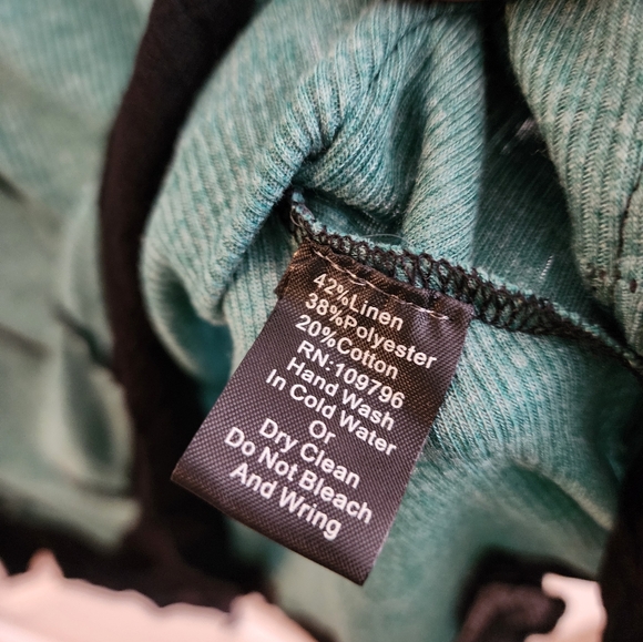 Elphaba approved Pretty Angel linen accent, rib knit green and black top sz M - Picture 3 of 7